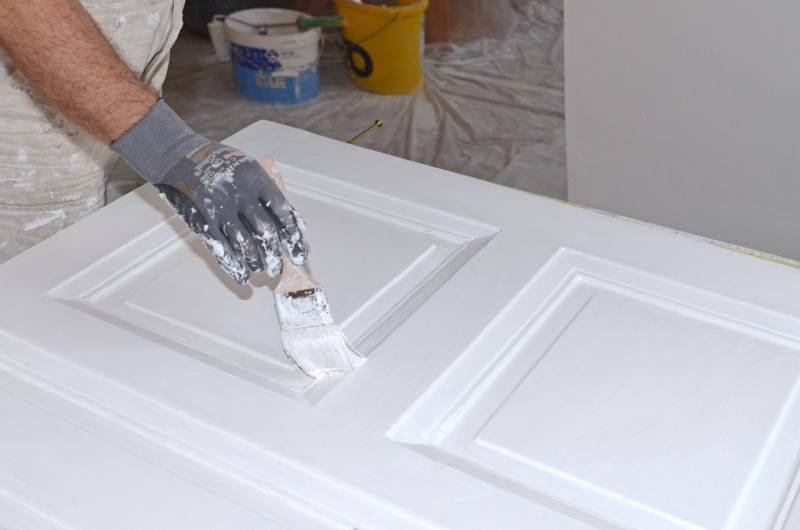 Peinture murale couleur pastel dans un salon à Bordeaux