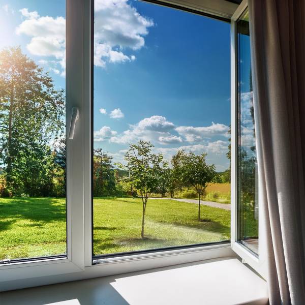 installation de fenêtres alu double vitrage anti bruit sur Bruges : Global renovation Pages Bruges, artisan menuisier sur bordeaux metropole