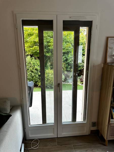 Pose de porte-fenêtre battante sur Le Haillan : Optimisez votre confort sur le medoc avec Globale Rénovation Pages Bordeaux