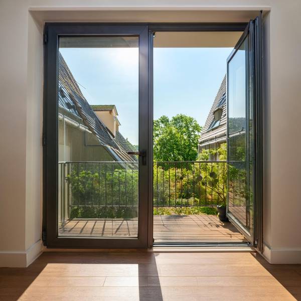 Société pour pose de portes fenêtre coulissante à Eysines : Expert en double vitrage Globale renovation services Bordeaux